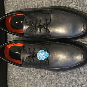 Rockport Apron-toe slip resistant, waterproof casual dress shoe, New